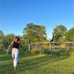 Meet your Posher, Adrienne